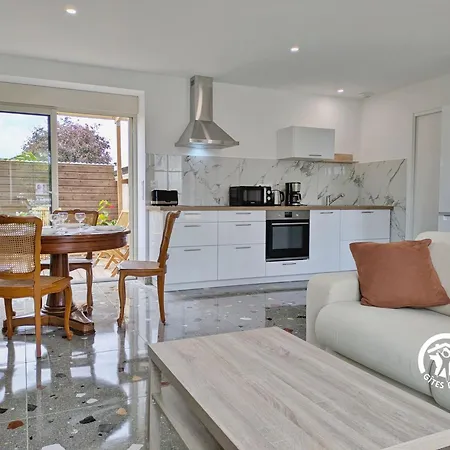 La Maison Du Bourg, 4 Personnes Louverné