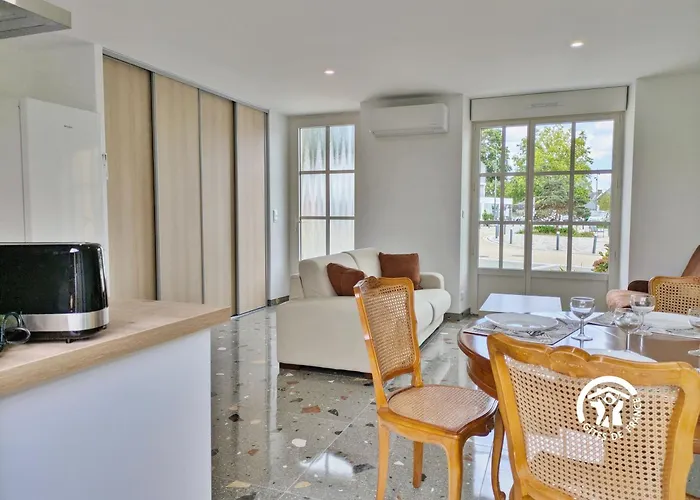 La Maison Du Bourg, 4 Personnes Louverné